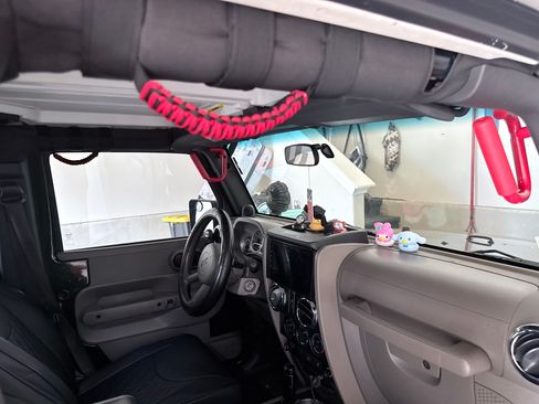 Used 2010 Jeep Wrangler Unlimited Sport AWD/4WD image 27