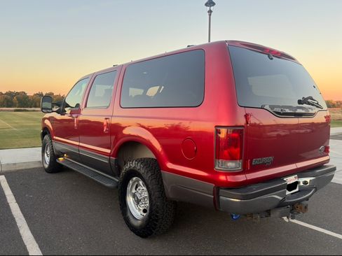 Used 2002 Ford Excursion XLT image 6