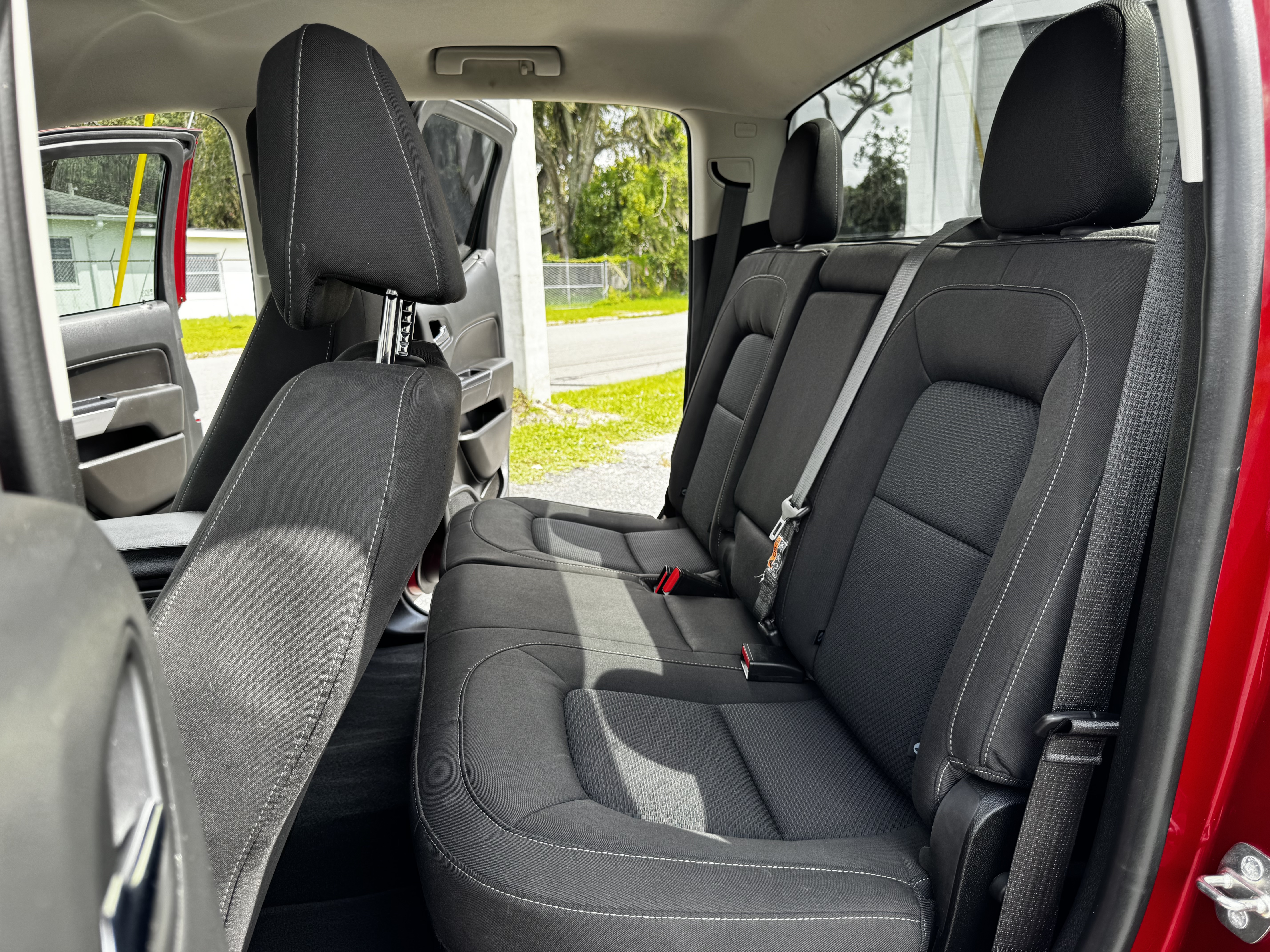 Used 2021 Chevrolet Colorado LT w/ Safety Package RWD image 21