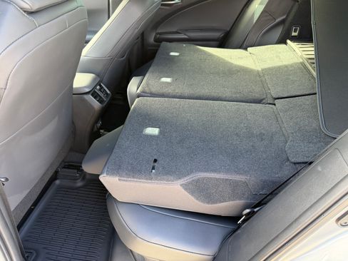 Used 2025 Lexus UX 300h FWD image 15