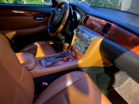 Used 2004 Lexus SC 430 Convertible RWD image 6