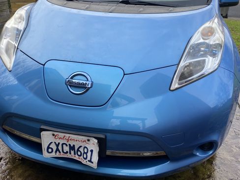 Used 2012 Nissan Leaf SV image 2