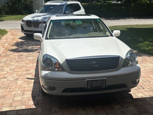 Used 2001 Lexus LS 430 image 2