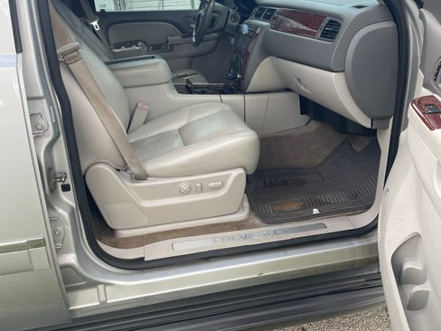 Used 2013 Chevrolet Tahoe LTZ image 5