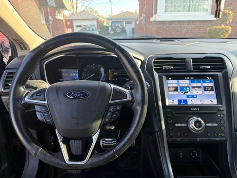 Used 2017 Ford Fusion Titanium image 8