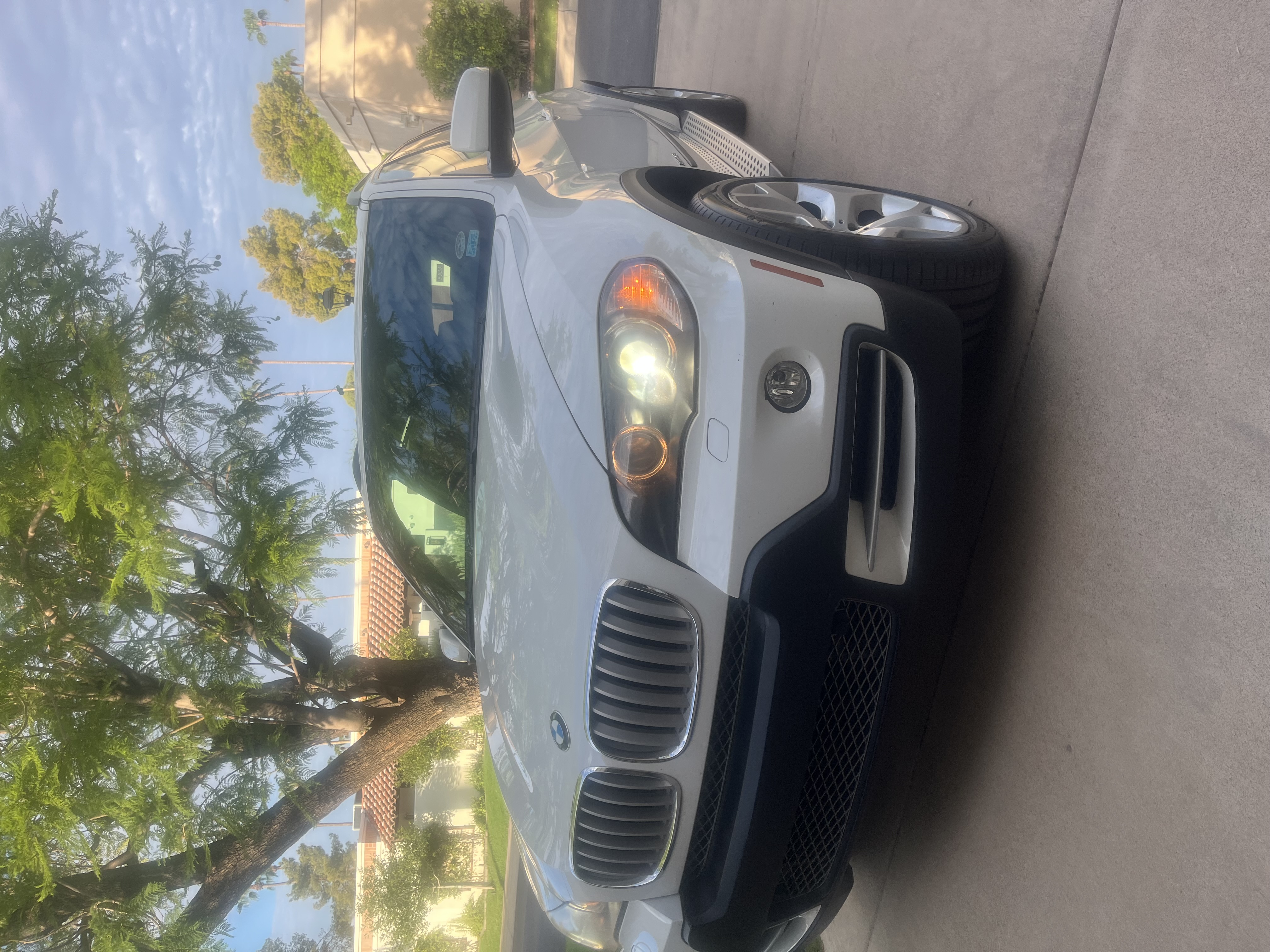 Used 2009 BMW X5 xDrive48i AWD/4WD image 4