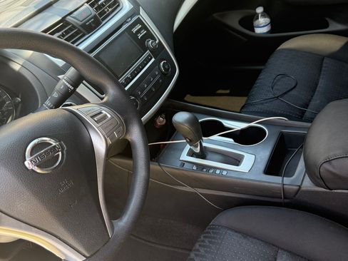 Used 2016 Nissan Altima 2.5 S w/ Power Driver Seat Package FWD image 8