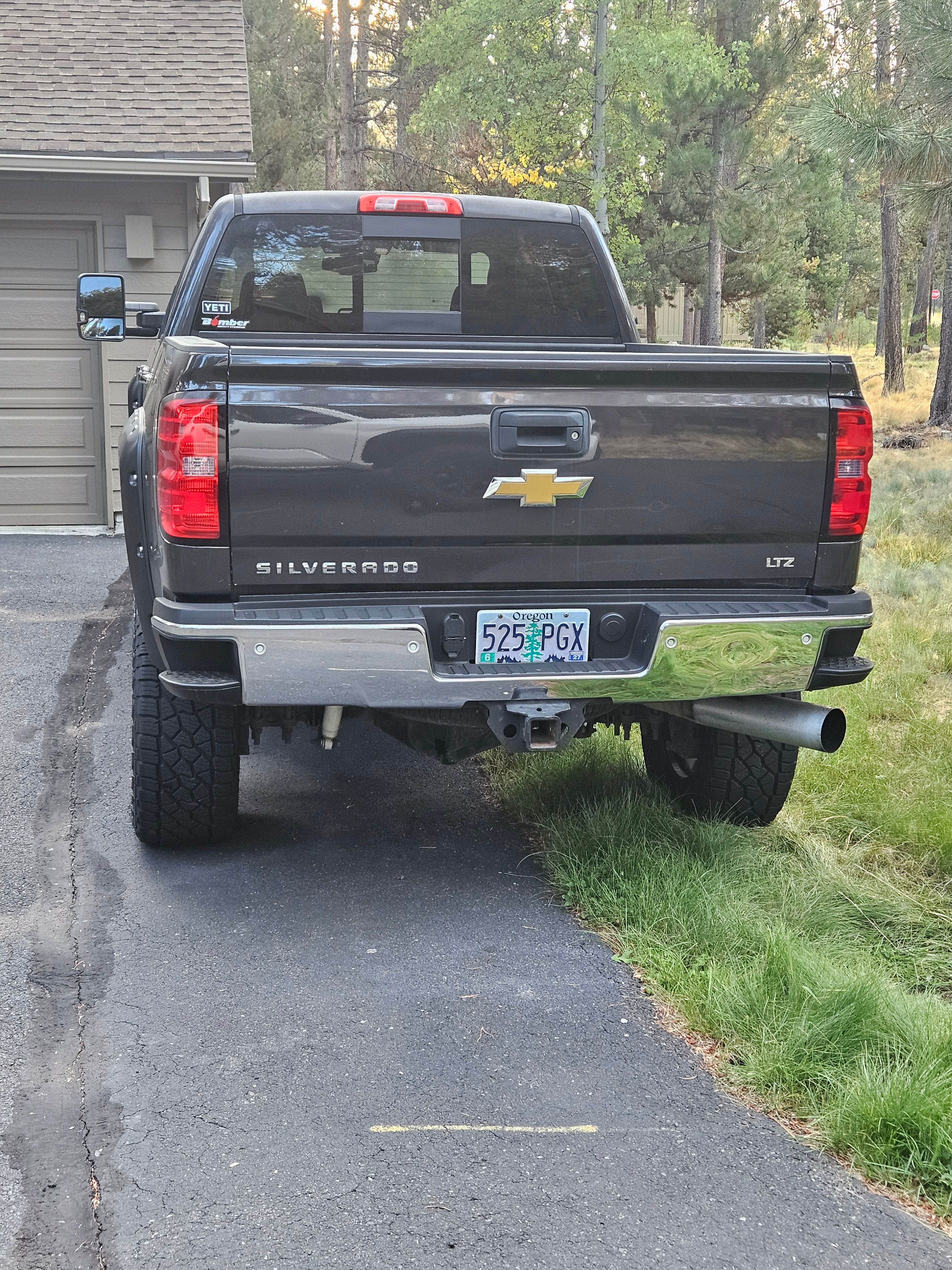 Used 2015 Chevrolet Silverado 2500 LTZ w/ Duramax Plus Package AWD/4WD image 2