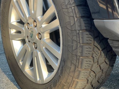 Used 2011 Land Rover LR4 HSE AWD/4WD image 16