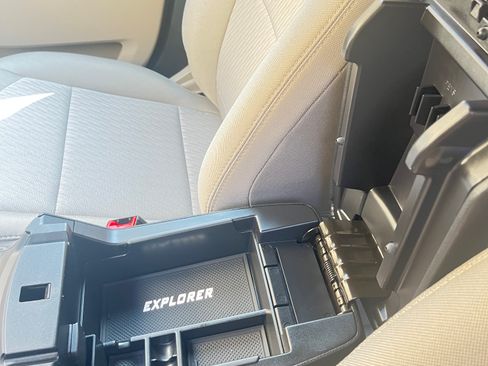 Used 2019 Ford Explorer 4WD image 16