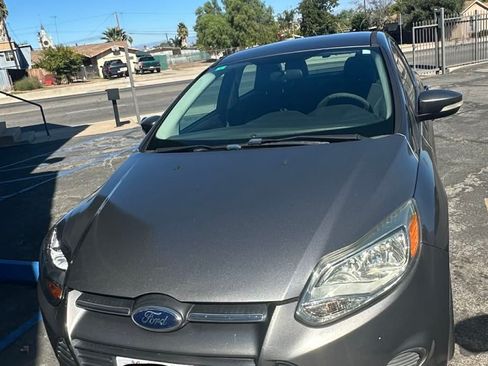 Used 2014 Ford Focus SE image 4