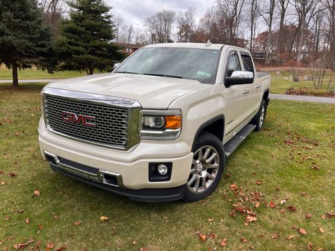 Used 2015 GMC Sierra 1500 Denali w/ Driver Alert Package image 4