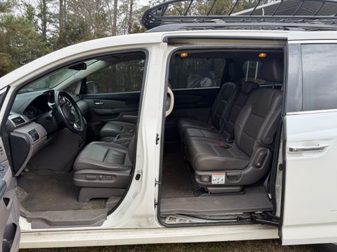 Used 2015 Honda Odyssey Touring image 5