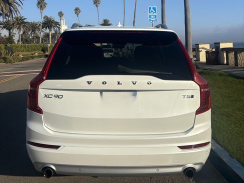 Used 2018 Volvo XC90 T5 Momentum w/ Convenience Package image 5
