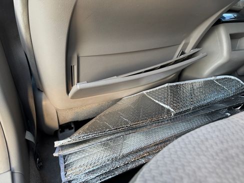 Used 2010 Toyota Camry LE FWD image 26