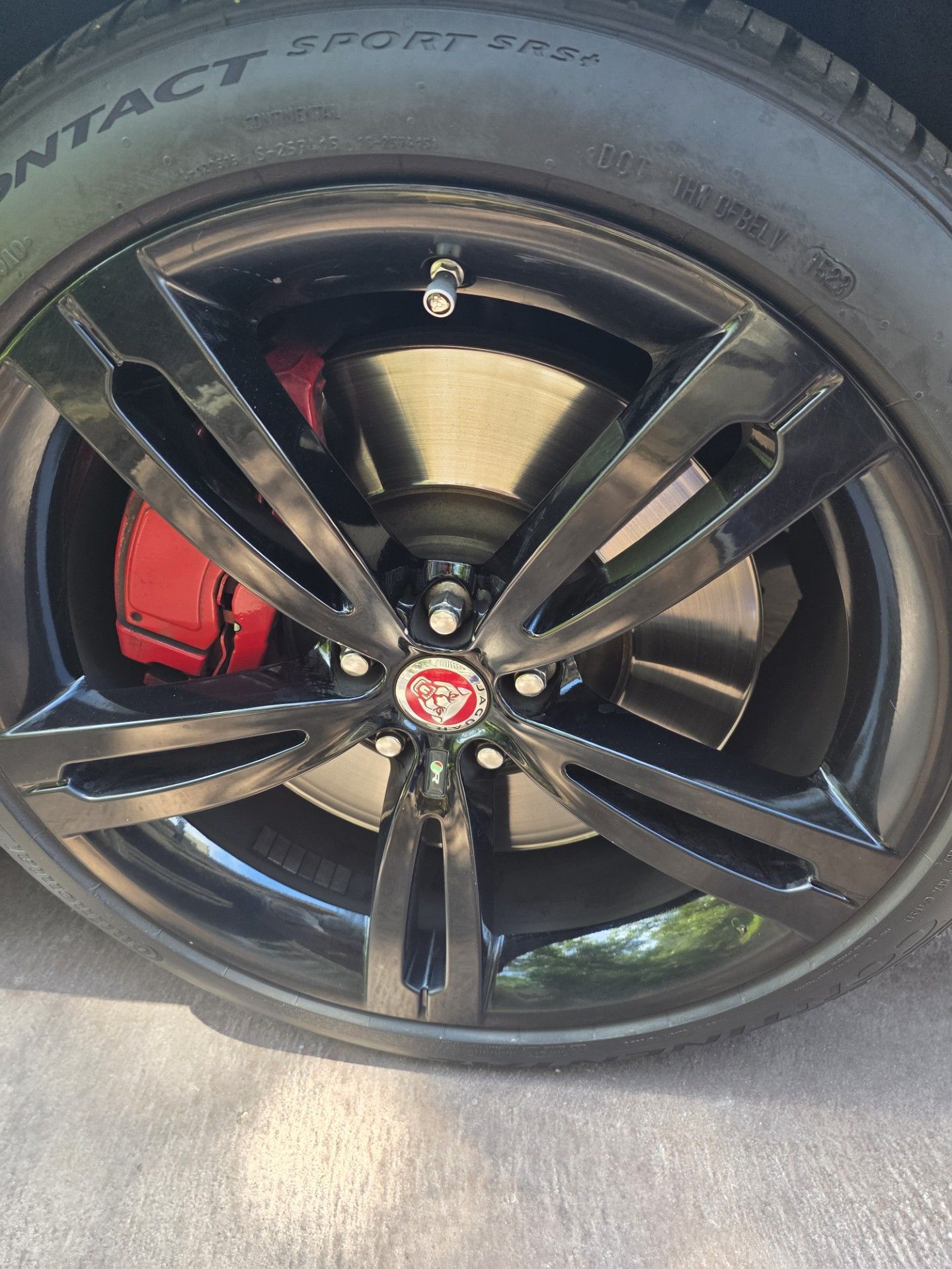 Used 2016 Jaguar XJ R RWD image 2