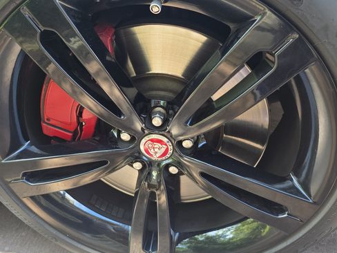 Used 2016 Jaguar XJ R RWD image 2