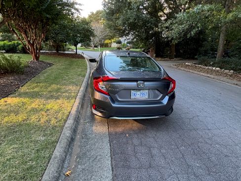 Used 2020 Honda Civic EX image 4