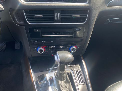 Used 2017 Audi Q5 2.0T Premium Plus w/ Technology Package image 4