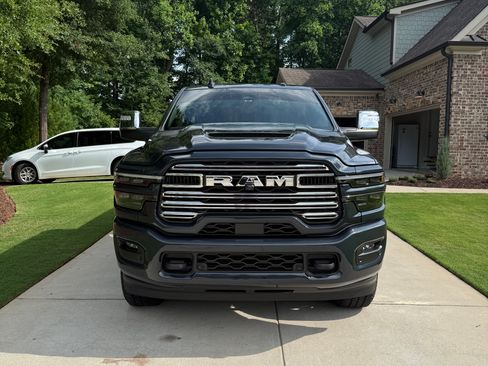 Used 2025 RAM 2500 Laramie AWD/4WD image 12