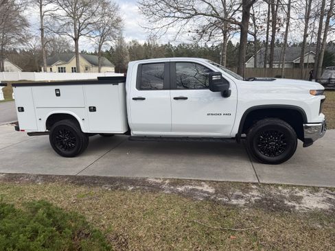 Used 2024 Chevrolet Silverado 2500 W/T w/ WT Convenience Package image 4