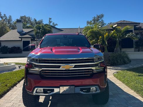 Used 2021 Chevrolet Silverado 1500 High Country w/ Technology Package image 5