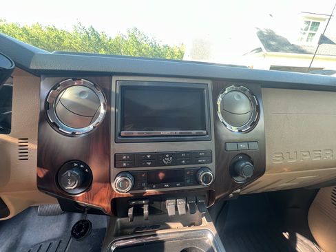 Used 2012 Ford F350 Lariat w/ Lariat Interior Pkg image 10