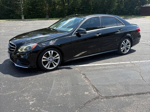 Used 2014 Mercedes-Benz E 350 4MATIC Sedan image 5