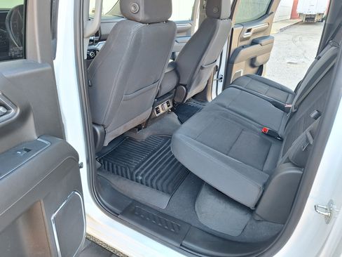 Used 2024 GMC Sierra 1500 Elevation image 17