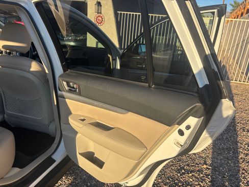 Used 2011 Subaru Outback 2.5i Premium image 13