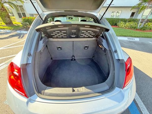 Used 2014 Volkswagen Beetle 1.8T image 11