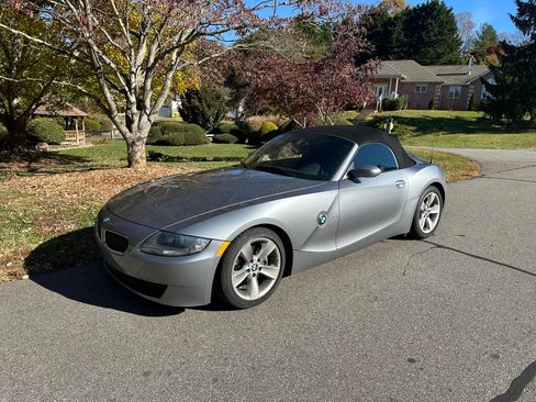 Used 2006 BMW Z4 3.0i image 9