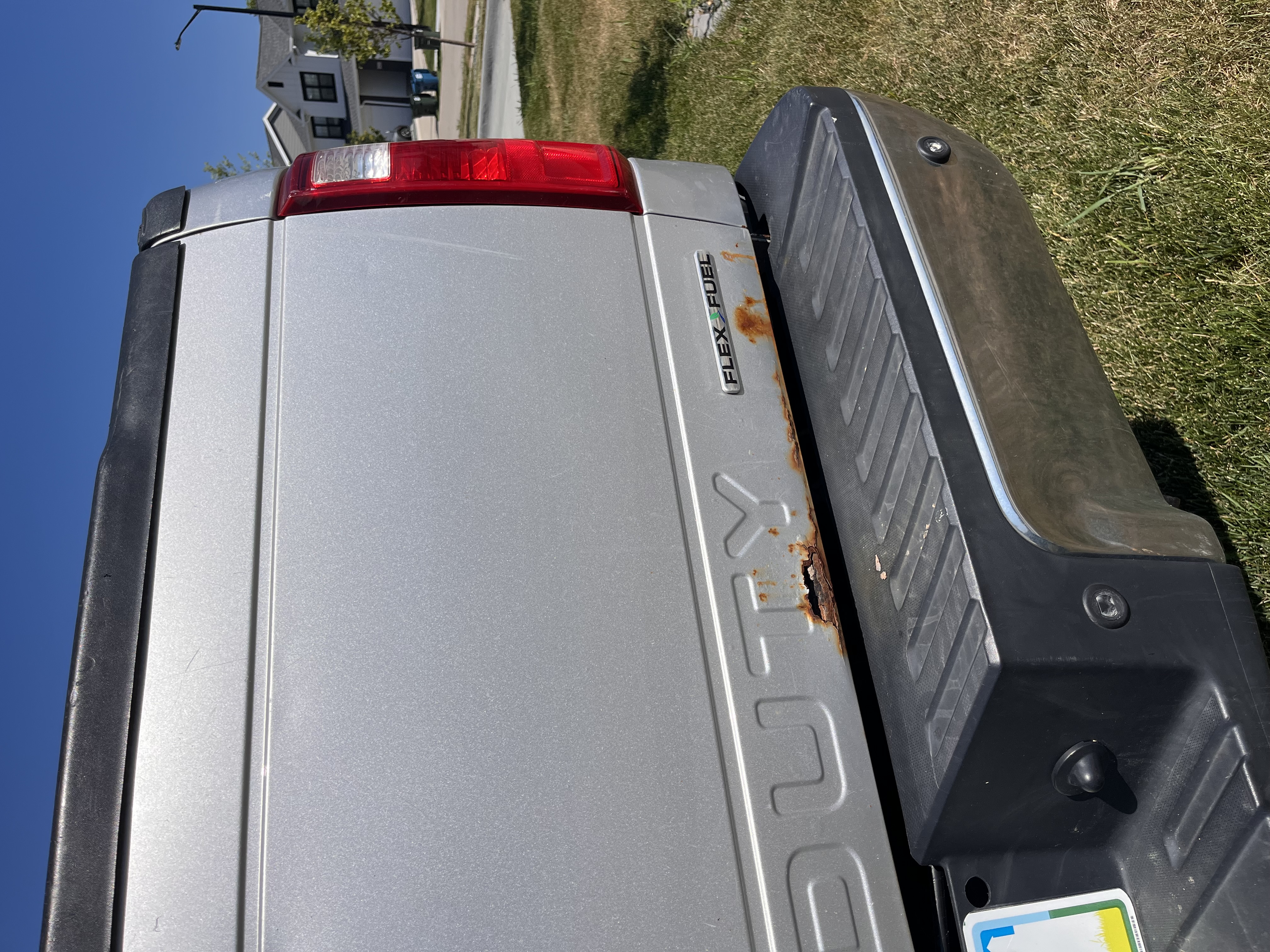 Used 2015 Ford F250 XLT w/ XLT Premium Package AWD/4WD image 8