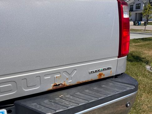 Used 2015 Ford F250 XLT w/ XLT Premium Package AWD/4WD image 8