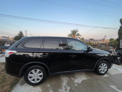 Used 2015 Mitsubishi Outlander ES image 9
