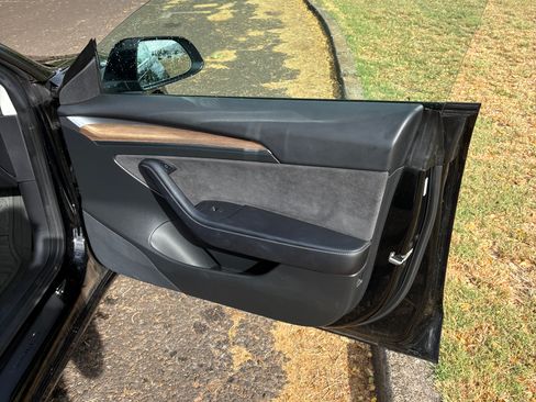 Used 2022 Tesla Model 3 Standard Range RWD image 10