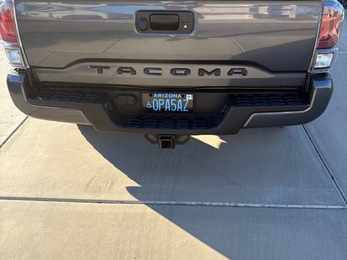 Used 2023 Toyota Tacoma TRD Off-Road image 8