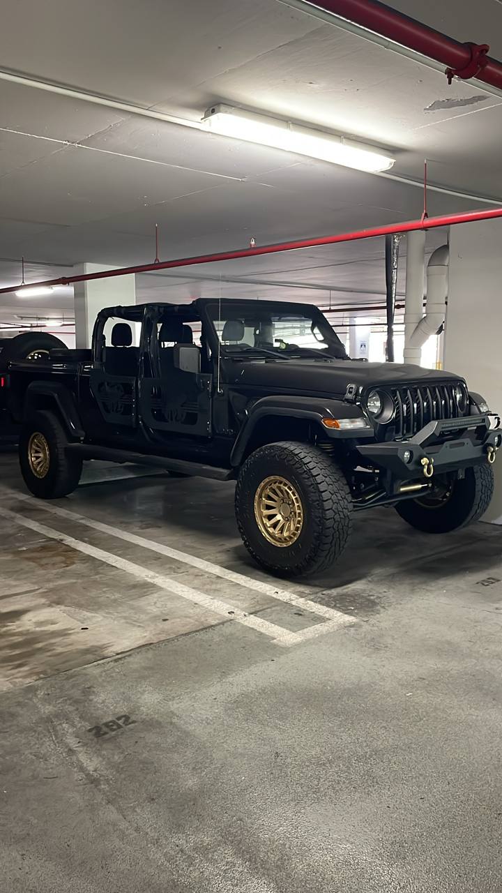 Used 2020 Jeep Gladiator Sport AWD/4WD image 7