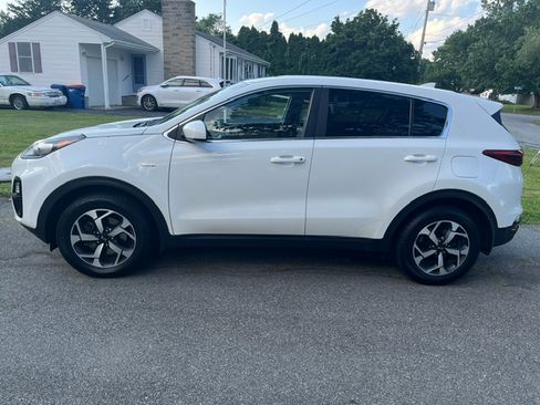 Used 2020 Kia Sportage LX AWD/4WD image 8