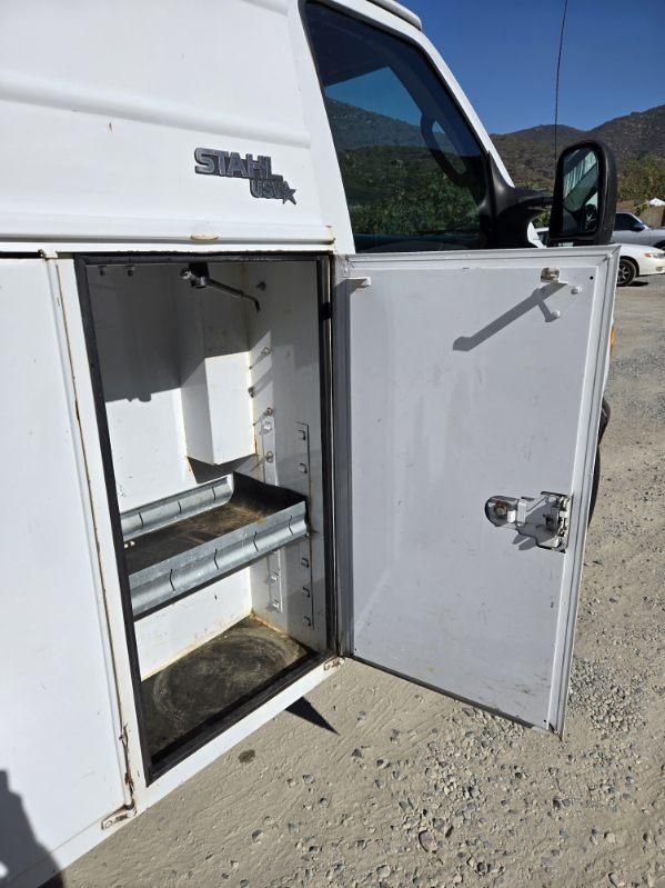Used 2004 Ford E-350 and Econoline 350 Super Duty RWD image 1