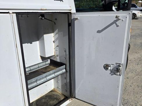 Used 2004 Ford E-350 and Econoline 350 Super Duty image 1