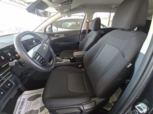 Used 2026 Kia Sportage LX FWD image 8