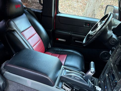 Used 2005 HUMMER H2 SUT w/ Preferred Equipment Group image 7