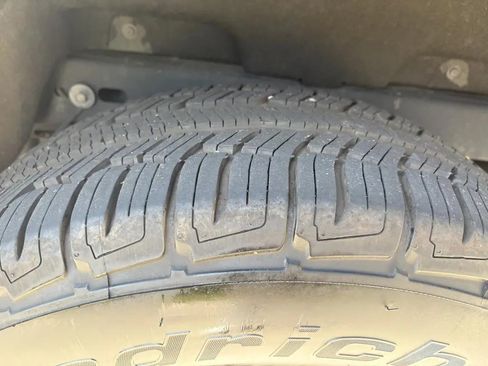 Used 2018 Chevrolet Colorado Z71 w/ Z71 Midnight Edition image 12