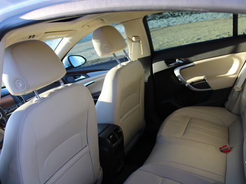 Used 2016 Buick Regal Premium w/ Driver Confidence Package #2 image 15