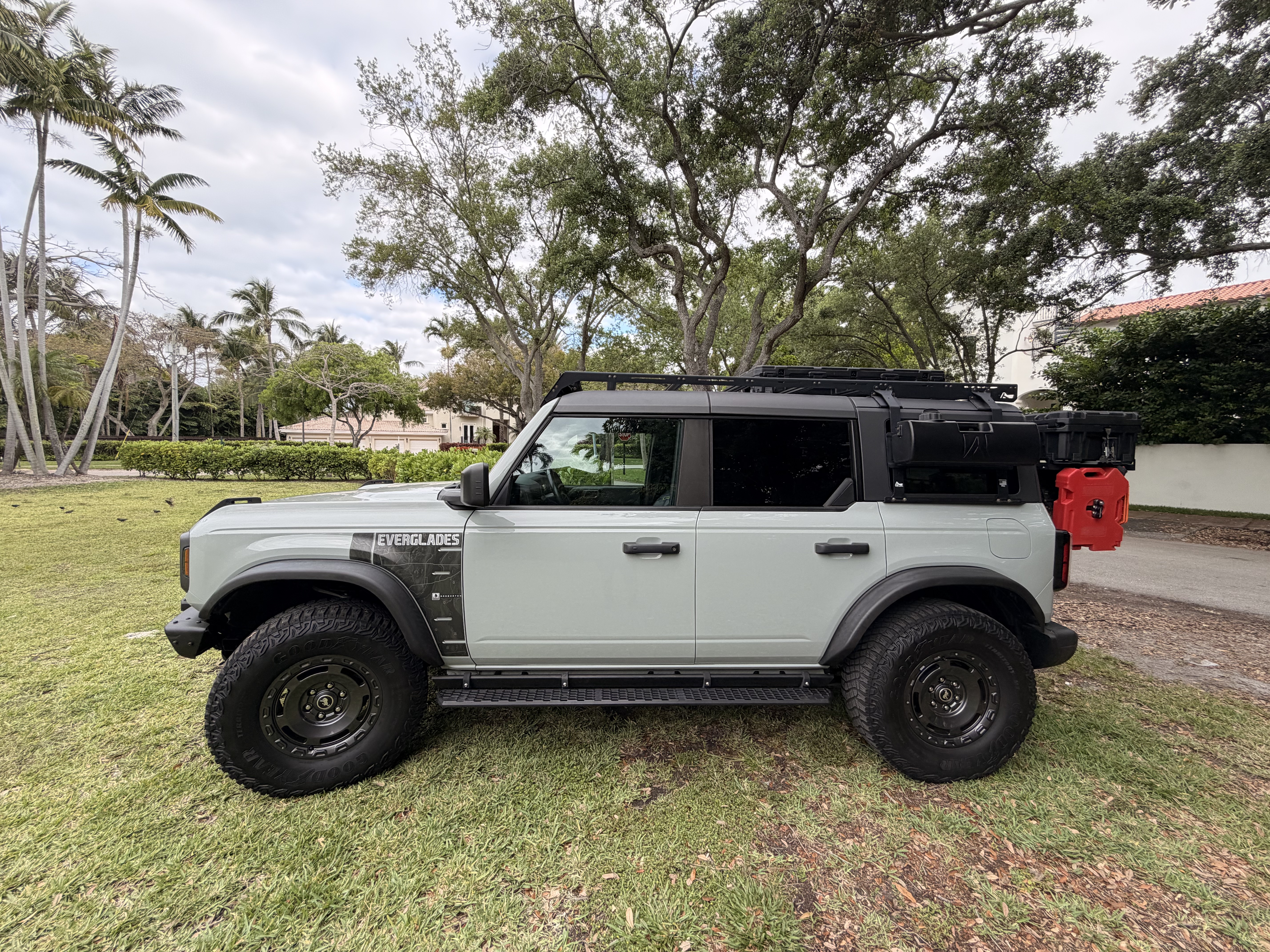 Used 2023 Ford Bronco Everglades AWD/4WD image 9