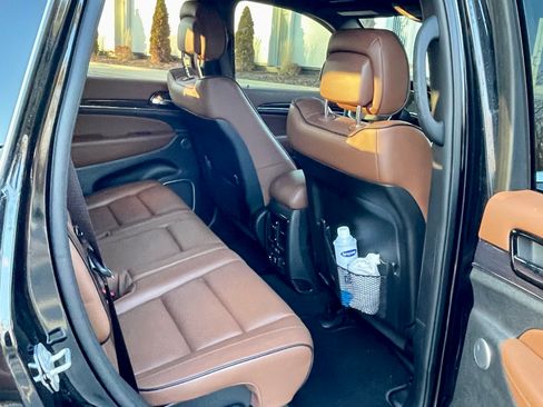 Used 2021 Jeep Grand Cherokee Overland image 14