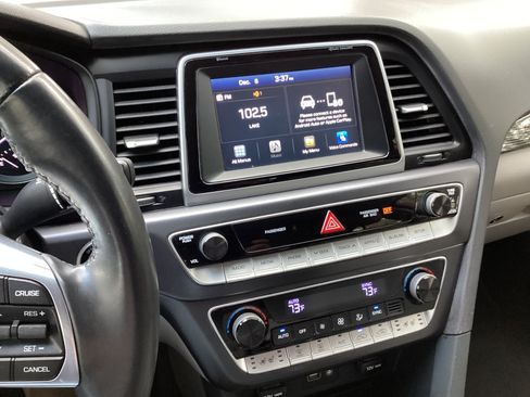 Used 2018 Hyundai Sonata Limited image 6