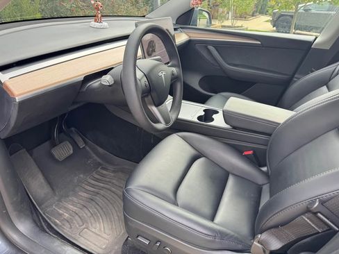 Used 2023 Tesla Model Y Long Range image 12