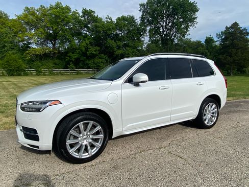 Used 2016 Volvo XC90 T8 Momentum w/ Vision Package AWD/4WD image 1